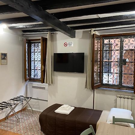 Casa Vicolo Moroni - Trastevere Рим Екстериор снимка
